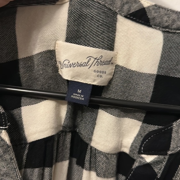 Oversized fit, half button up flannel - Picture 3 of 4